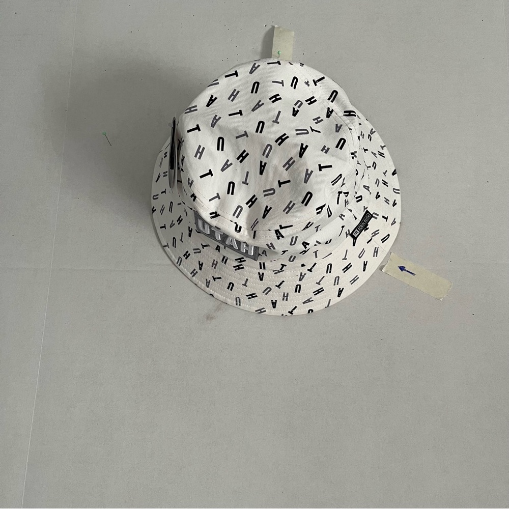 Robin Ruth Utah White Alphabet Print Bucket Hat crunch roll hat. - Picture 3 of 9